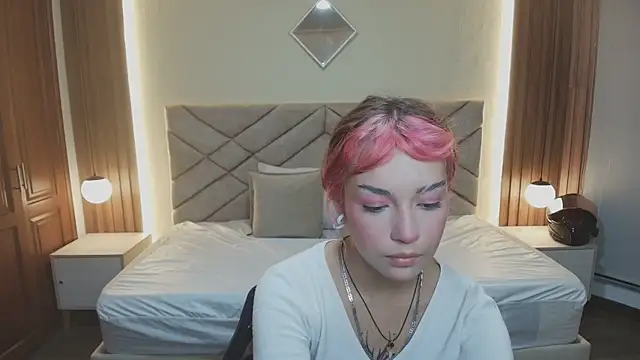 Laracooper  online show from February 21, 7:36 pm