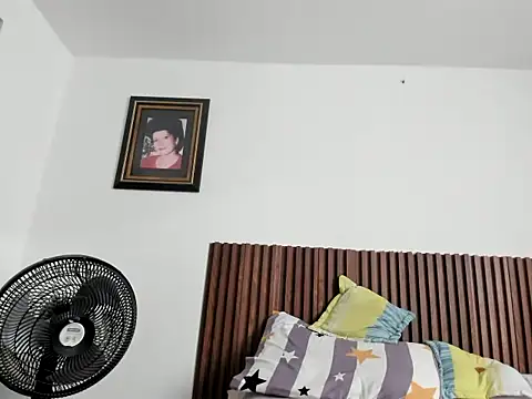 caroline 47 online show from March 5, 8:04 pm