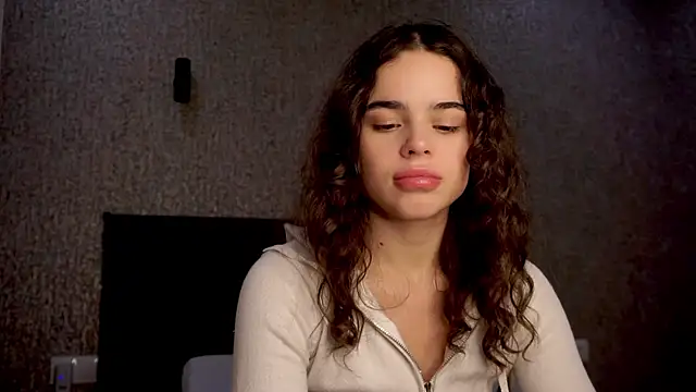 lindaTT online show from November 17, 1:23 pm