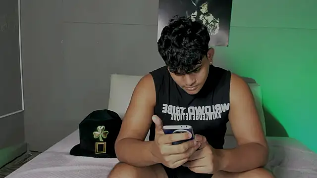 nicolvibes 212 online show from March 17, 10:03 pm