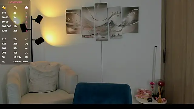 haileyflorez  online show from March 14, 6:53 pm