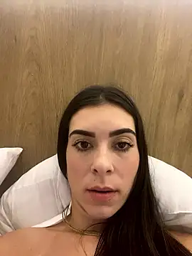 fer-nanda online show from January 14, 1:43 am