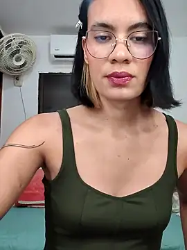 Mia saaenz online show from November 17, 10:32 pm