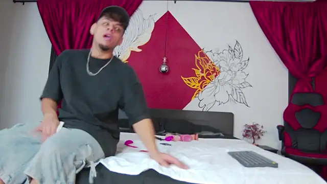 Kamie SebasDolce online show from December 15, 12:21 pm