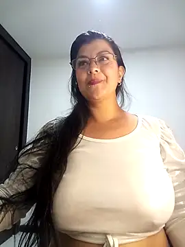 CelesteAlvarez1989 online show from April 28, 2:09 am