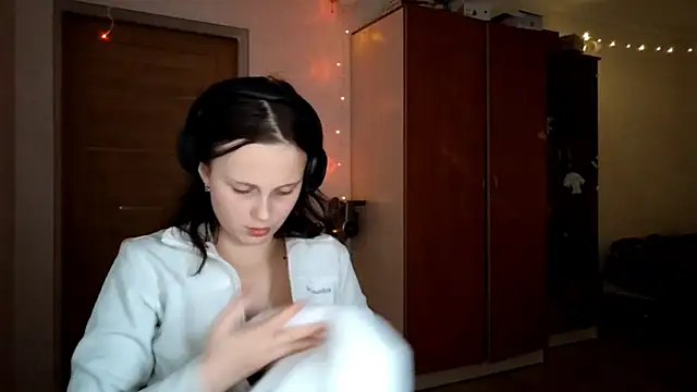 LouiseMarengo online show from November 21, 4:53 pm