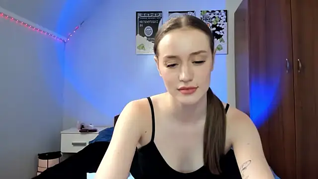 tinyglow online show from June 15, 8:53 pm