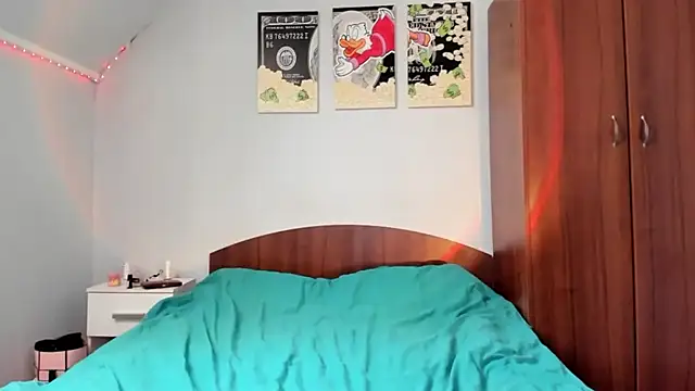 tinyglow online show from February 17, 5:45 pm