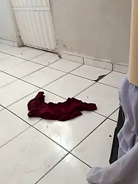 putinha  esthefany online show from November 18, 4:08 pm