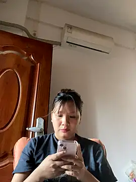 yiyi0316 online show from November 16, 6:04 am