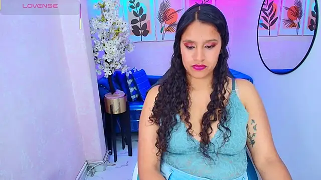 Lili rousx online show from November 28, 6:49 am