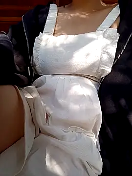 ChezyBaby online show from November 28, 8:39 am