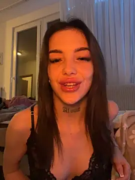 lunababy77 online show from February 4, 6:44 pm