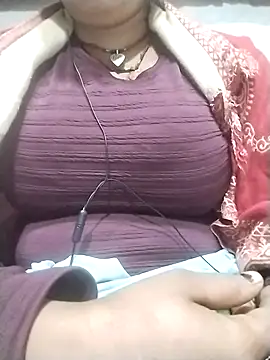 CUTE 123X online show from December 5, 4:08 pm