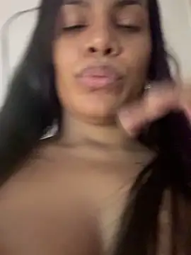 ArielleMillerr- online show from December 16, 5:52 pm