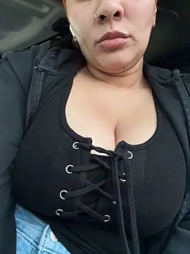 yesslove online show from February 4, 1:19 am