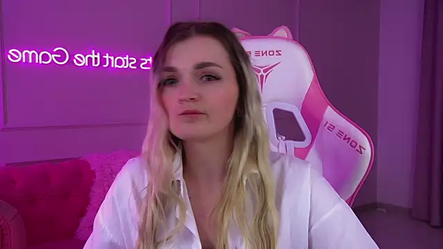 AnnyRaii online show from February 20, 6:20 pm