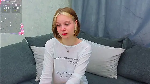 UmbraVelour online show from February 24, 1:10 pm