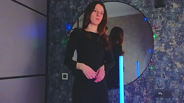 VelvetNyxen online show from December 21, 2:32 pm