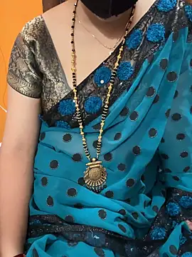 cutestpearl online show from April 21, 7:10 pm