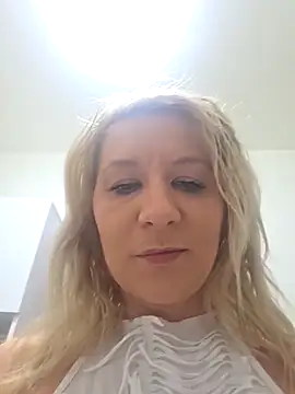 KaylinJan online show from March 20, 5:12 am