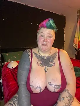 DamagedGoddessX online show from November 26, 6:20 pm