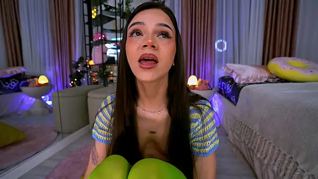 oh M God online show from April 18, 8:42 pm