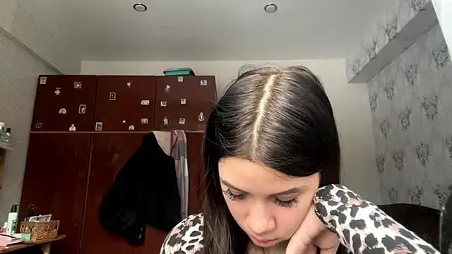 DebbiGoodknight online show from November 28, 7:44 am