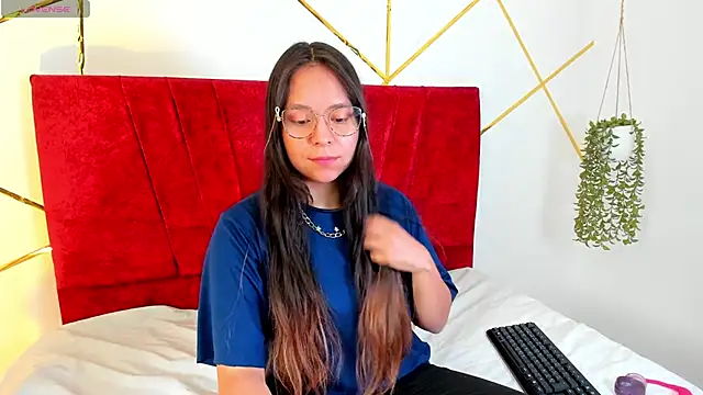 Julieta Lein  online show from January 9, 9:19 pm