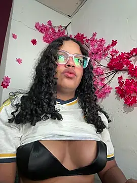 chleo rosse online show from April 19, 4:07 pm