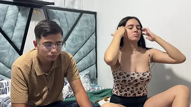 DereckxSophia online show from December 14, 2:50 am