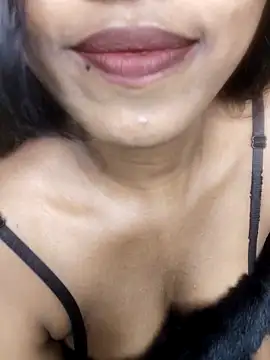 Simran 0011 online show from April 12, 6:11 pm