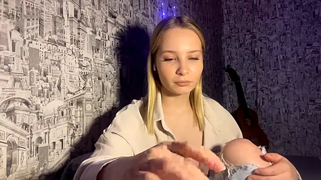 SophieLorein online show from November 29, 10:41 am