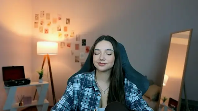 Vexorine online show from April 17, 9:50 pm