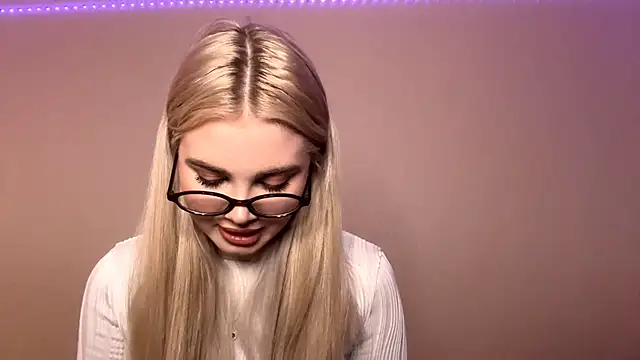 KarissaBoisse online show from November 27, 5:49 pm