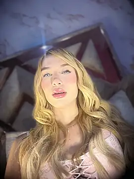 valeryfox   online show from March 28, 11:58 pm