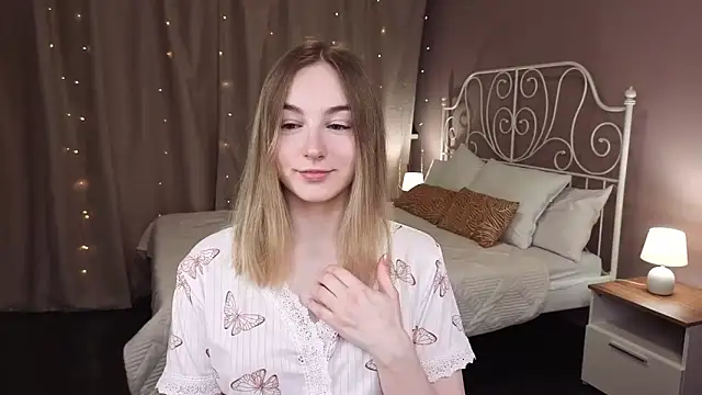 Shy Polly online show from February 6, 12:03 am