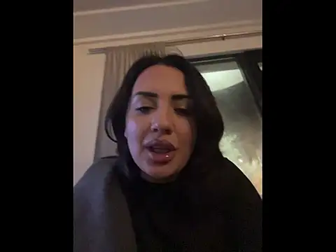     Eva     online show from November 26, 5:25 pm