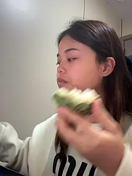 Toffee-00 online show from December 18, 11:59 am