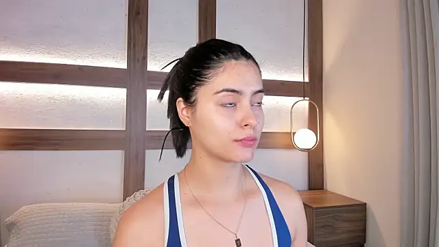 SarhaVega online show from April 20, 1:47 pm