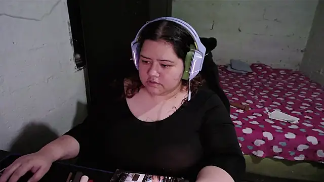 OppaichanUwU online show from December 2, 12:56 am