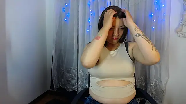 Luna Rouge1 online show from November 22, 2:58 am