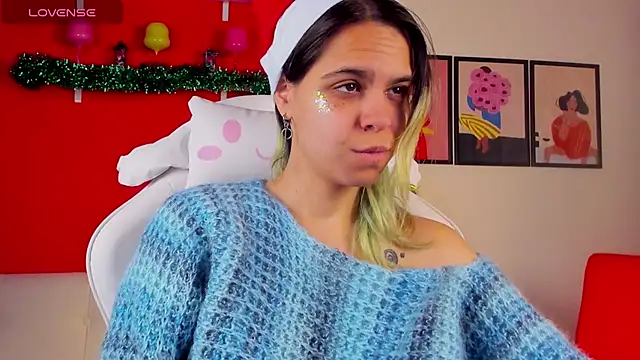 LiraBelle online show from December 17, 3:22 am