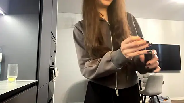 HsiuMooreland online show from November 22, 10:51 am