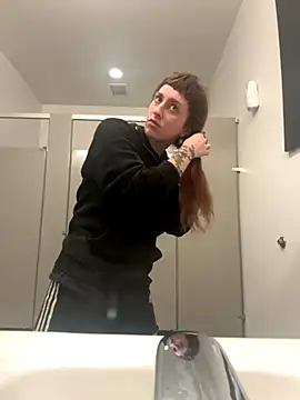 ashtrayhaterz online show from November 29, 2:48 am