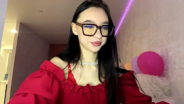 KristaLarmon online show from December 4, 5:24 pm