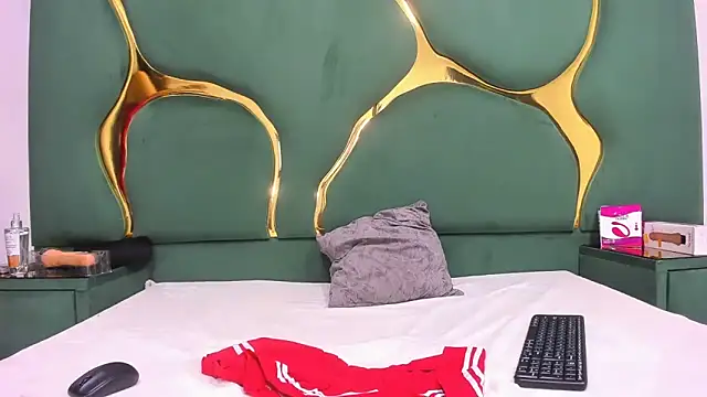 RoxanneBloom online show from February 3, 6:51 am