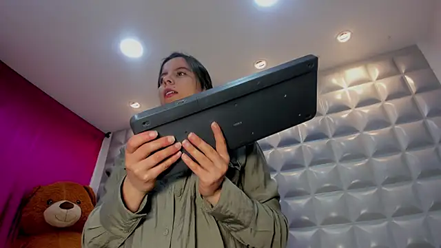 sol-angel online show from February 12, 3:25 pm