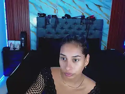 Meryandcris online show from December 3, 1:24 pm