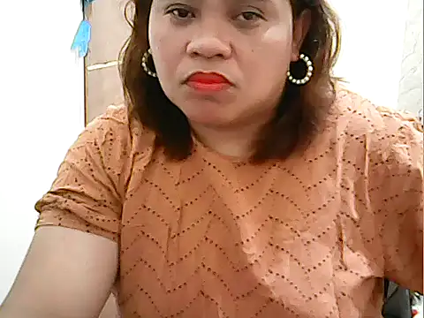 cutechubby online show from January 11, 12:10 pm